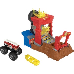 Hot Wheels Monster Trucks Playset & Toy Truck, Arena Smashers 5-Alarm Fire Crash Challenge, 1:64 Scale Firetruck & Crushable Car