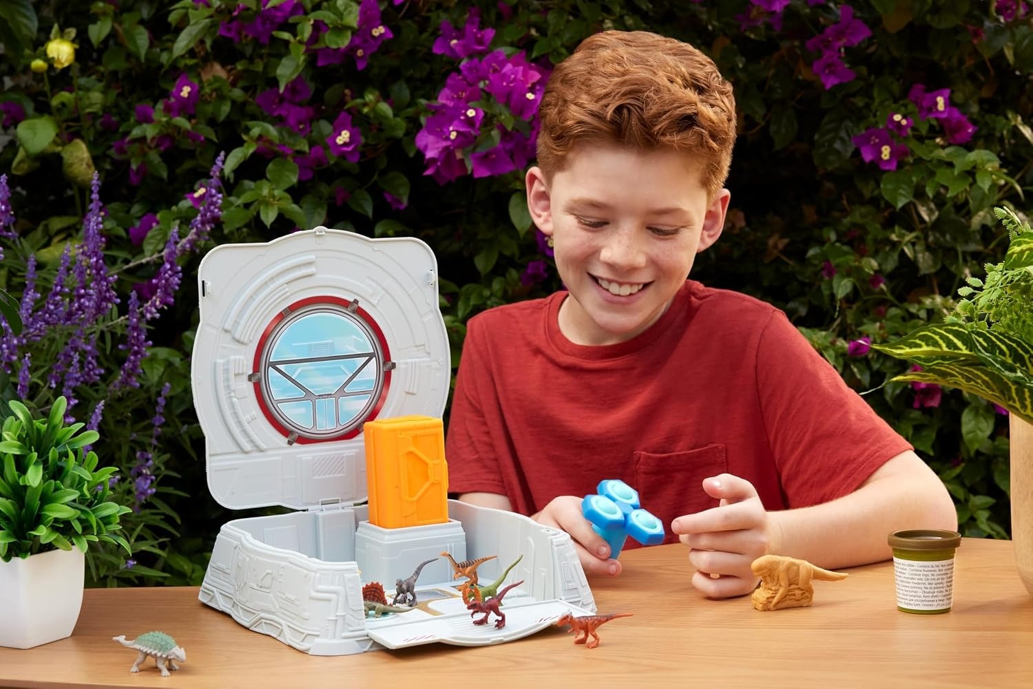 image:imageMattel Jurassic World Distortus Rex Lab Sensory Playset 8 Mini Figures Model Clay Spin amp Pop Fidget Features Fold Up Case Amazon Exclusive