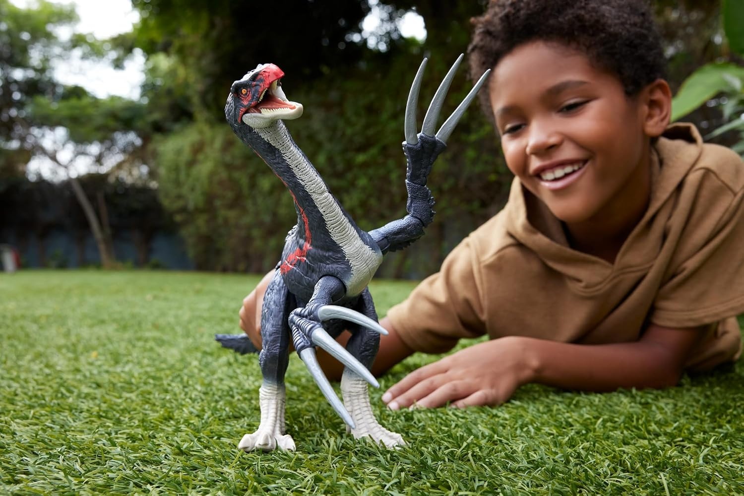 image:imageMattel Jurassic World Chaos Theory Battle Roarin Becklespinax Dinosaur Action Figure Toy Rampage Head Strike Chomp Roars amp Snarls Extending SpikesTherizinosaurus