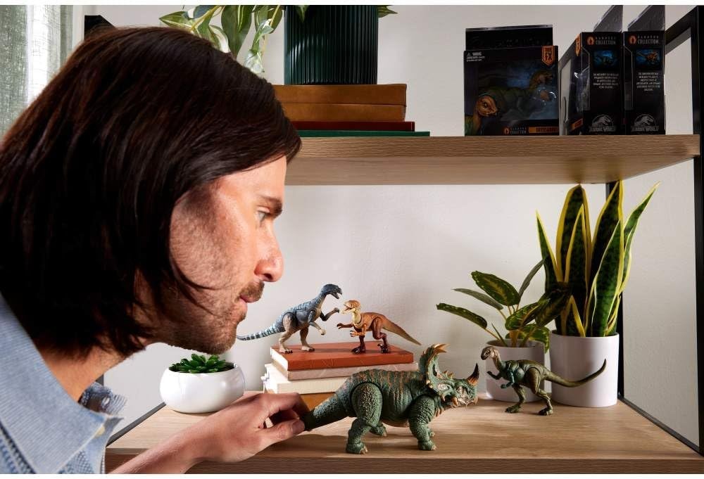image:imageMattel Jurassic World Hammond Collection Sinoceratops Deluxe Articulated Action Figure Large Size Posable Tail